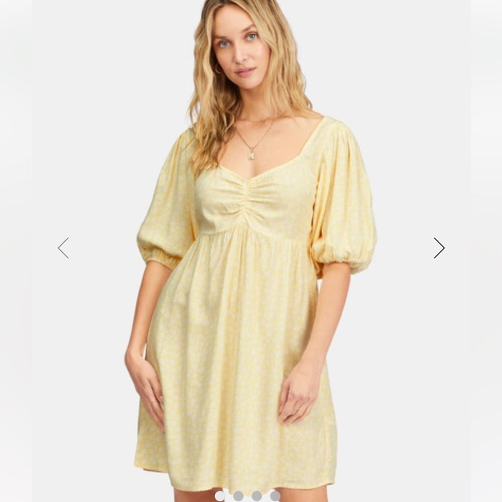 NEW Billabong Sea Side Babydoll Mini Dress yellow/White Floral Smocked Small $60